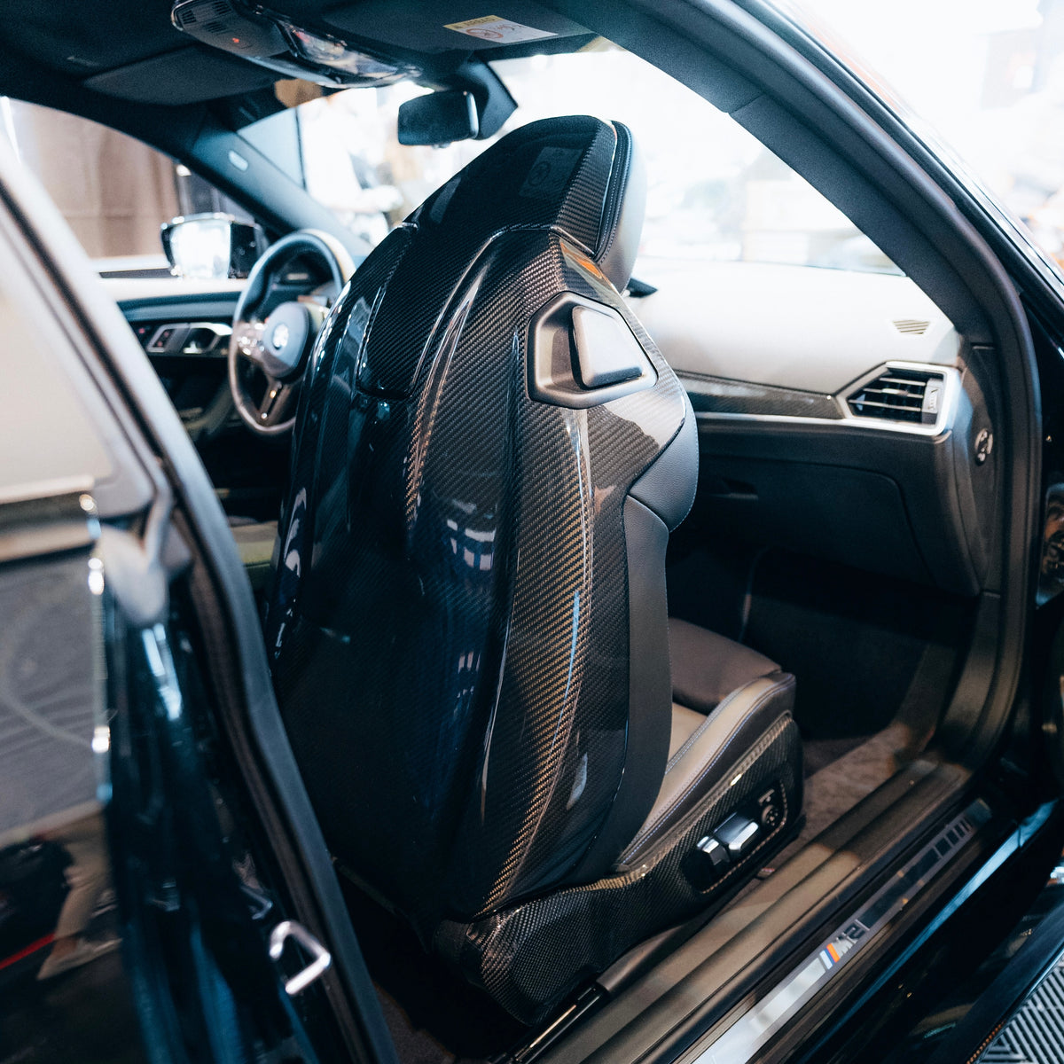 Carbon Sitzrückenverkleidungen passend für BMW G87 M2 G80 M3 G82 M4