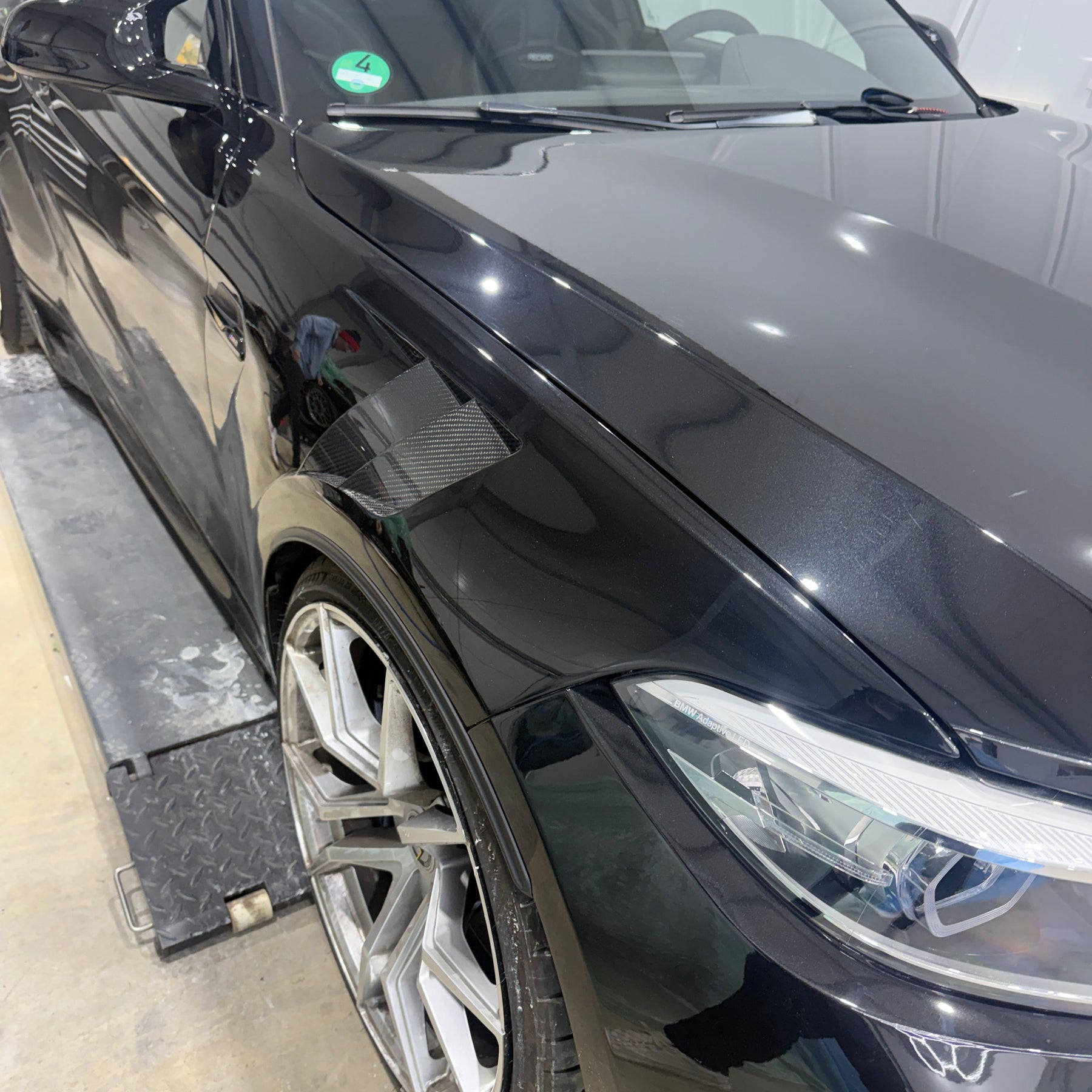 Carbon fenders suitable for BMW F87 M2