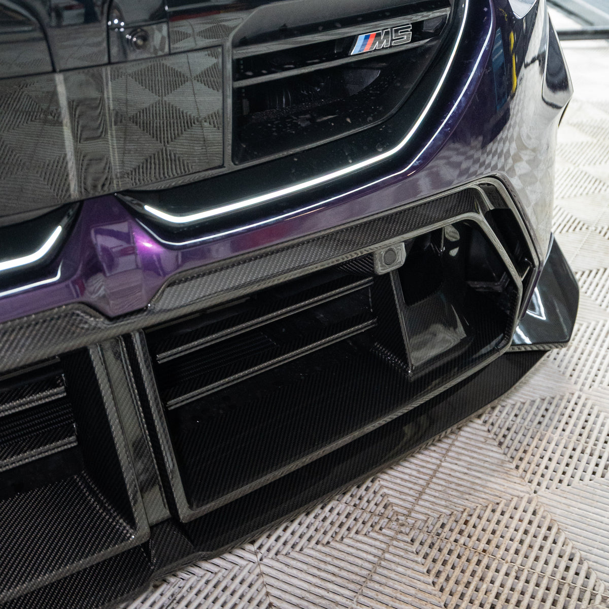 Carbon Fiber Front Bumper Center Trim fits for BMW M5 G90 G99