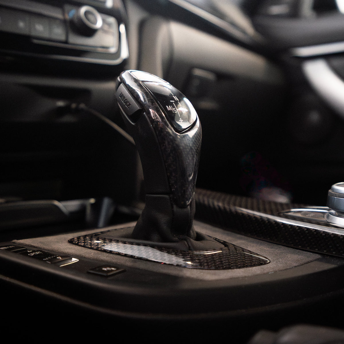 Carbon Fiber & ABS Gearshift passend für BMW F30 F31 F32 F33 F34 F20 F22