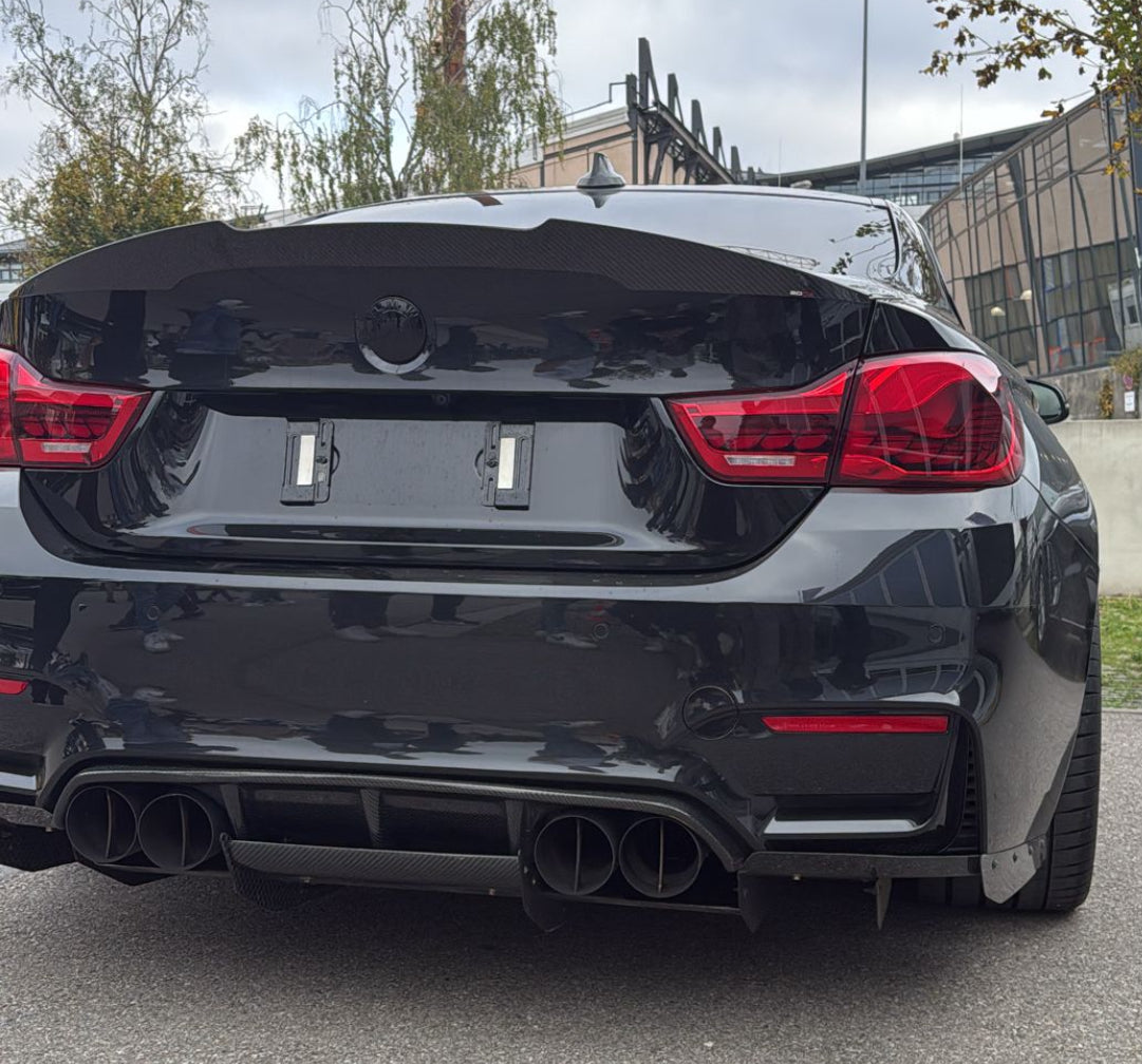 Carbon Diffusor V4 passend für M3 M4 F80 F82 BMW