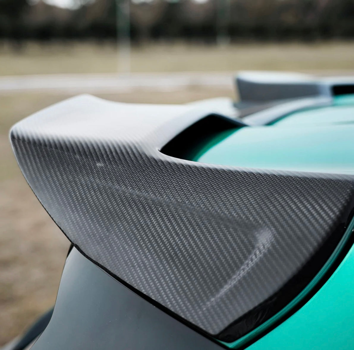 Carbon Fiber Roof Spoiler suitable for BMW X5M F95